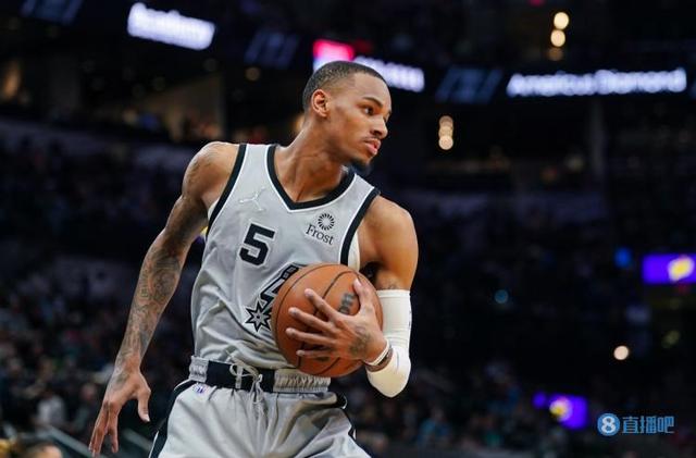 在绿茵场上 在绿茵场上