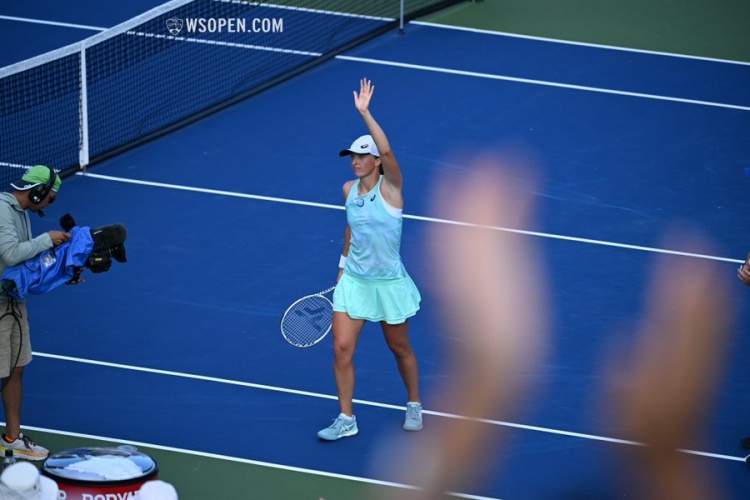 员特点赋予 员特点赋予