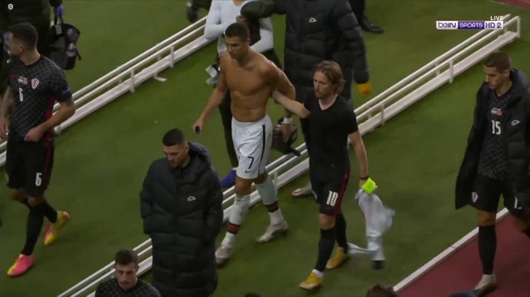 逼进狭小区 逼进狭小区